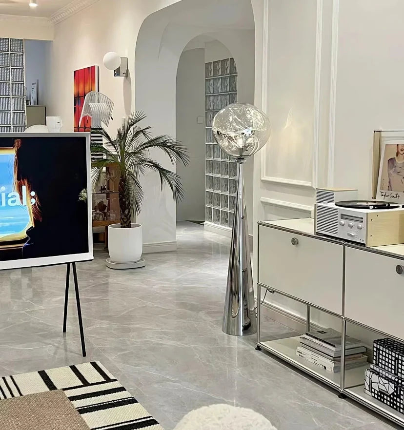 Cone Lava Floor Lamp - NexioPick