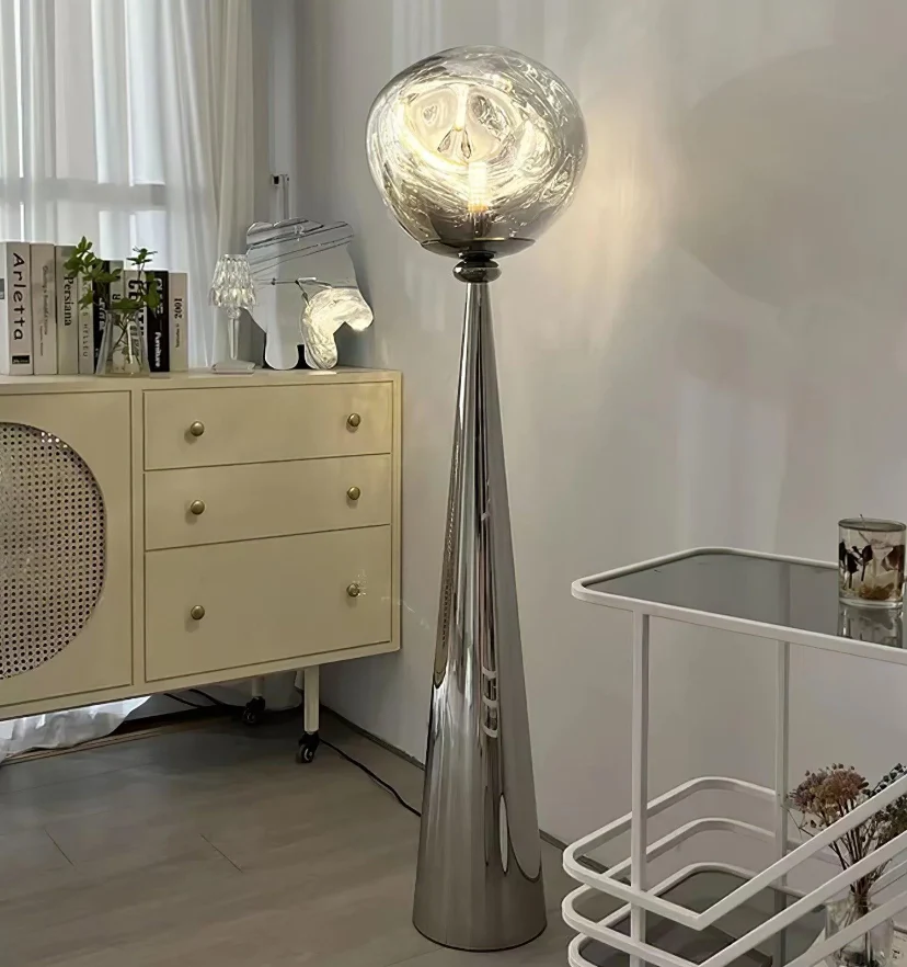 Cone Lava Floor Lamp - NexioPick