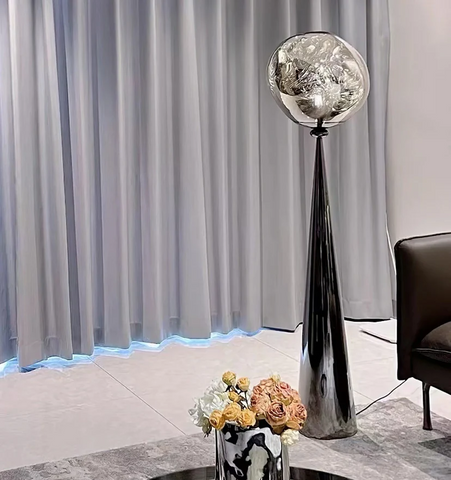 Cone Lava Floor Lamp - NexioPick