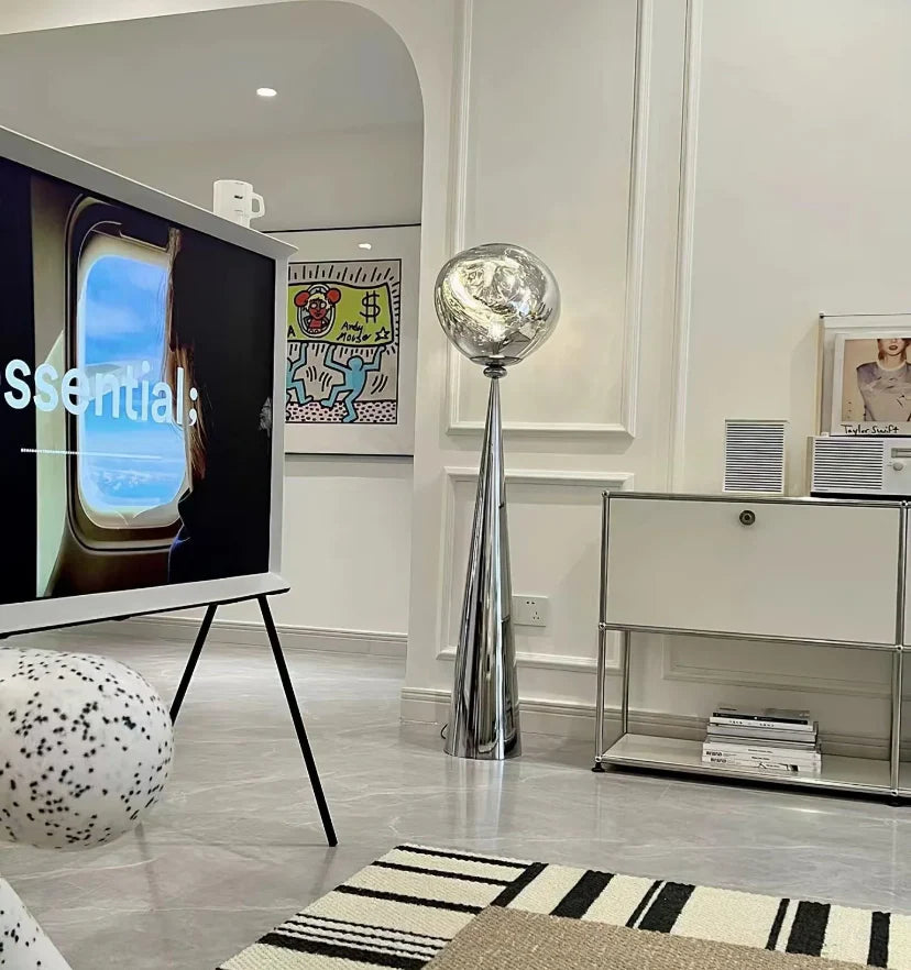 Cone Lava Floor Lamp - NexioPick