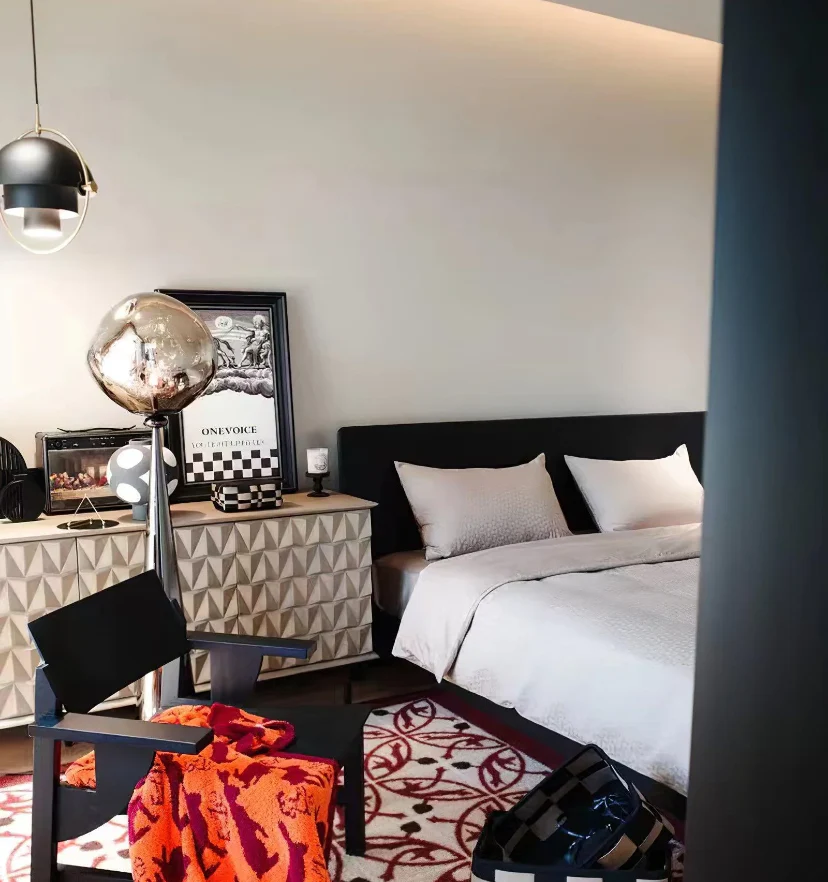 Cone Lava Floor Lamp - NexioPick