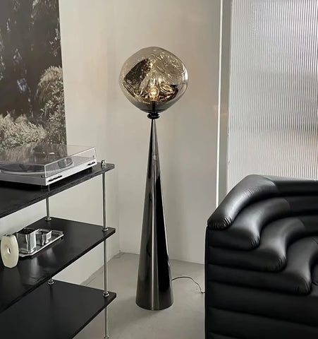 Cone Lava Floor Lamp - NexioPick