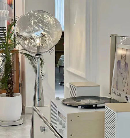 Cone Lava Floor Lamp - NexioPick