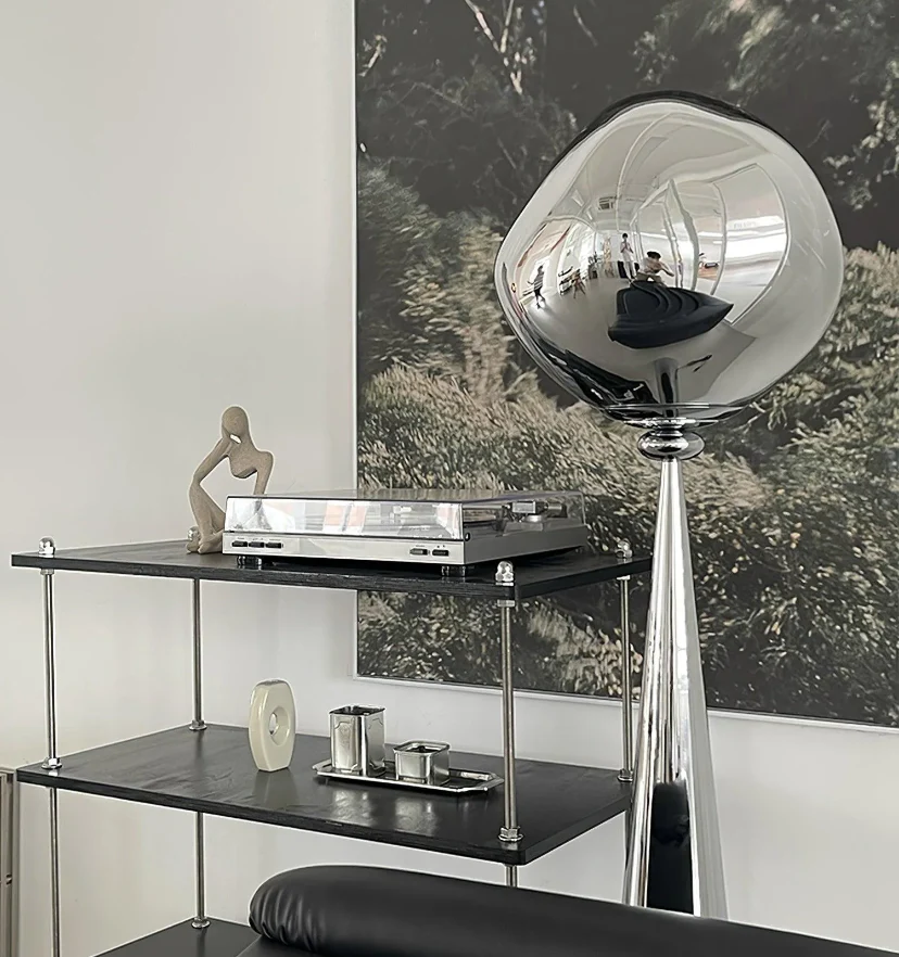 Cone Lava Floor Lamp - NexioPick