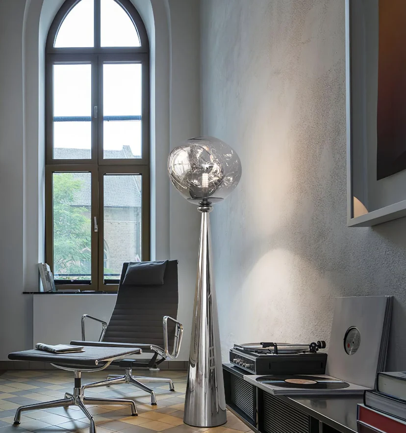 Cone Lava Floor Lamp - NexioPick