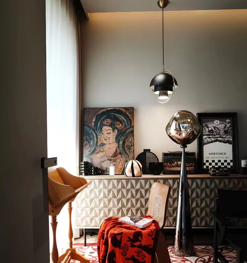 Cone Lava Floor Lamp - NexioPick