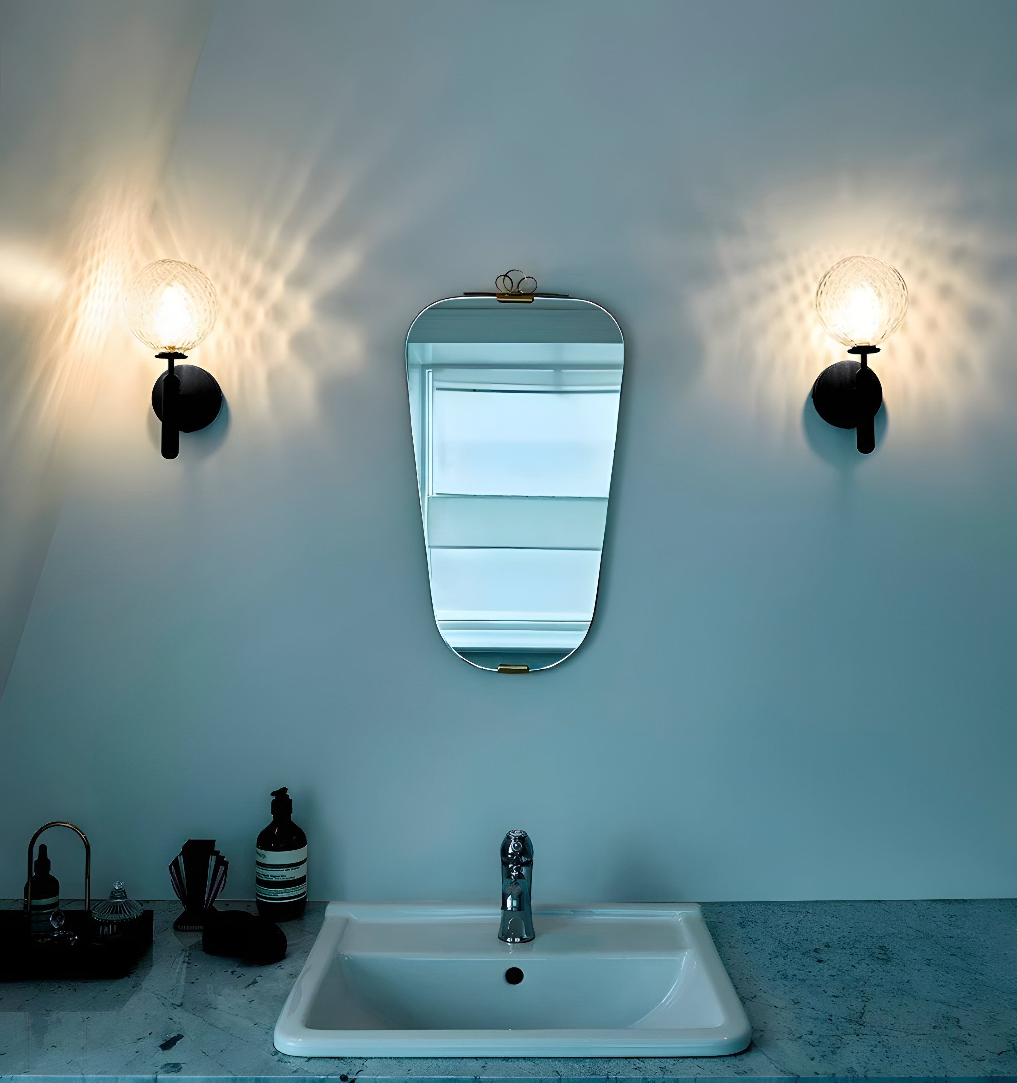 Miira Wall Light - NexioPick