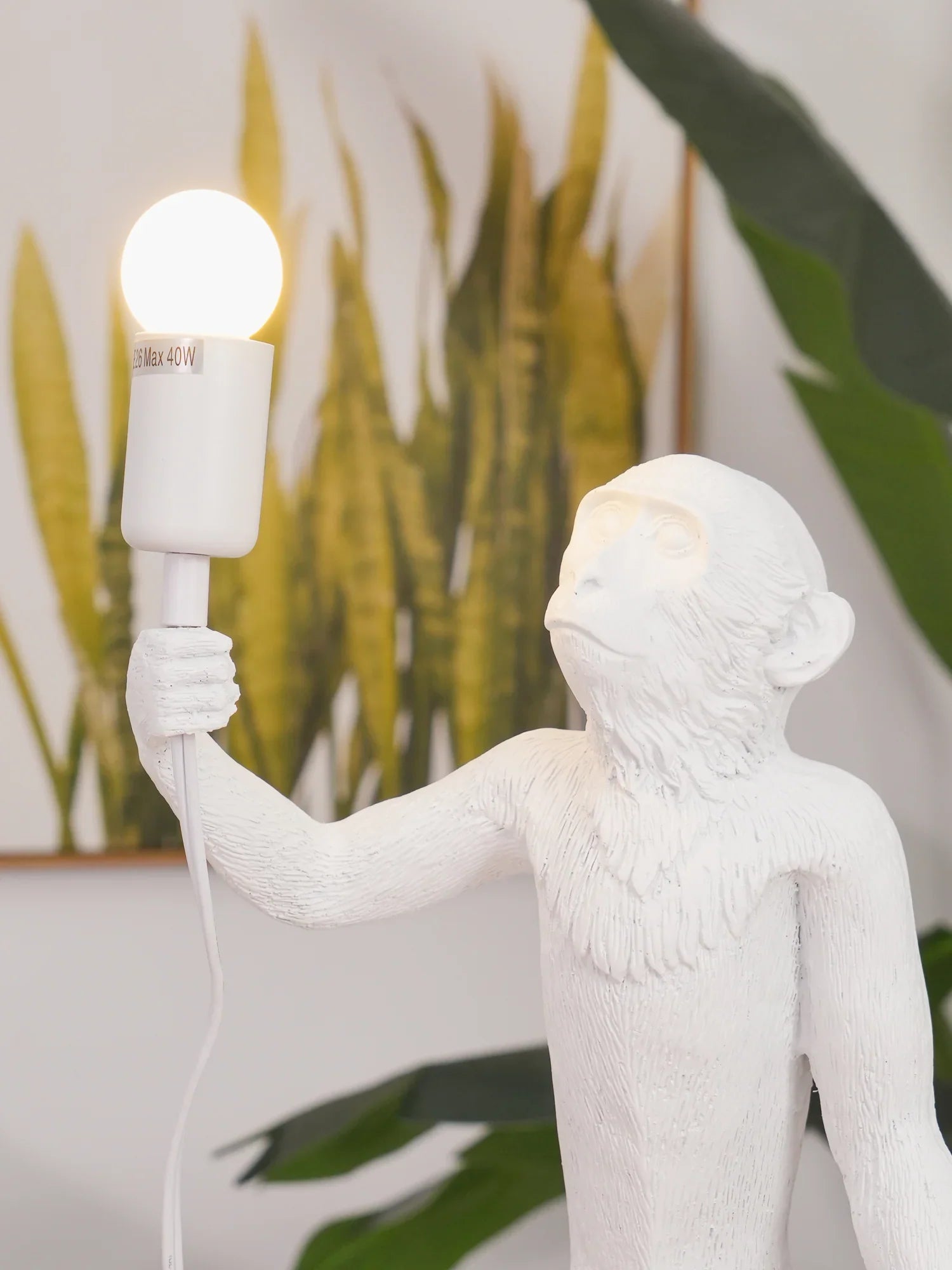 Monkey Table Lamp - NexioPick