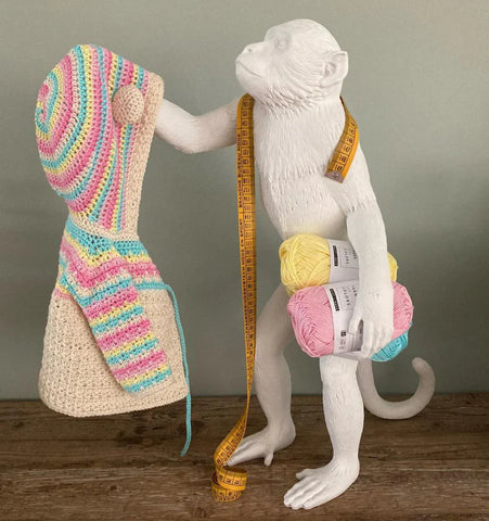 Monkey Table Lamp - NexioPick