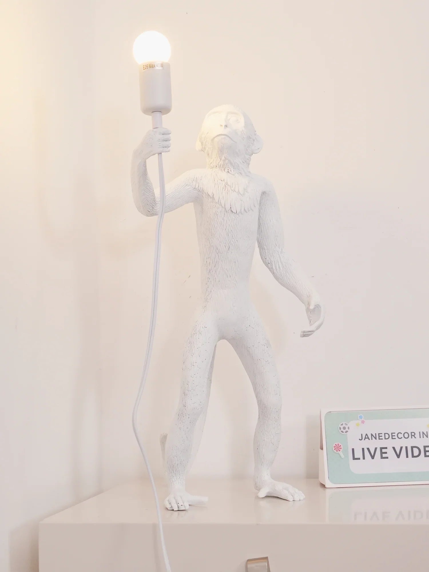 Monkey Table Lamp - NexioPick