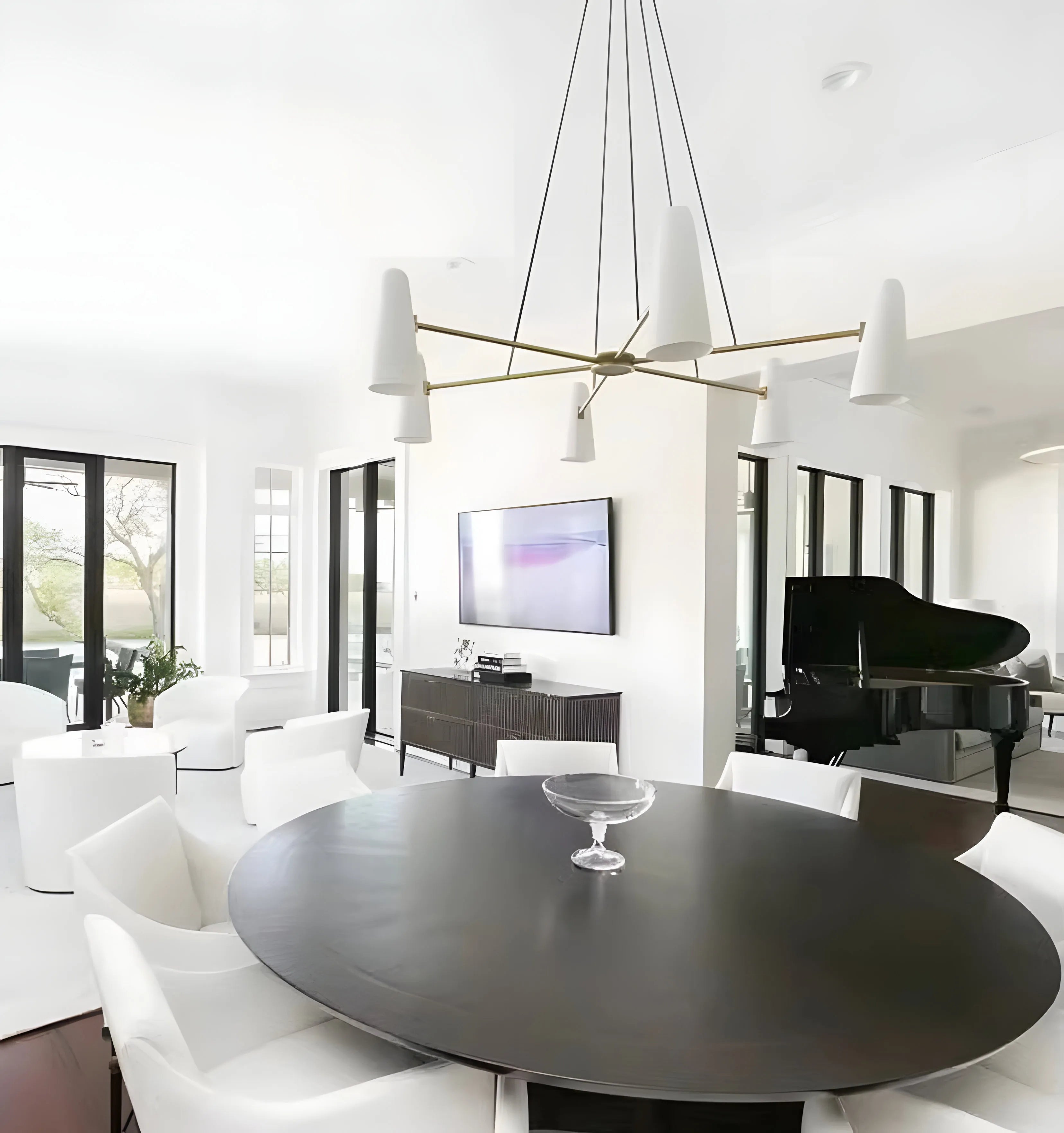 Montfaucon Chandelier - NexioPick