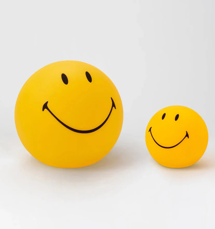 Smiling Table Lamp - NexioPick