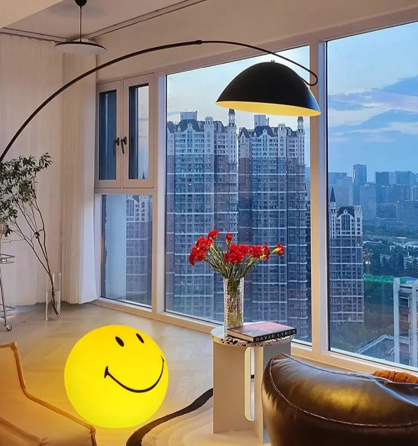 Smiling Table Lamp - NexioPick