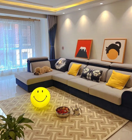 Smiling Table Lamp - NexioPick