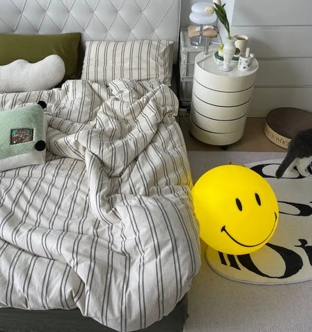 Smiling Table Lamp - NexioPick