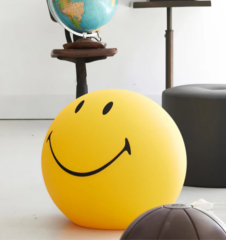 Smiling Table Lamp - NexioPick