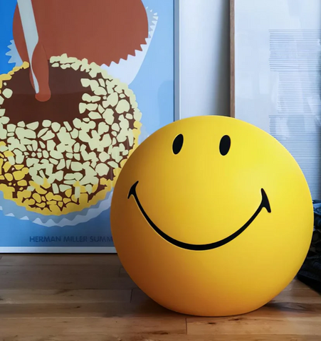 Smiling Table Lamp - NexioPick