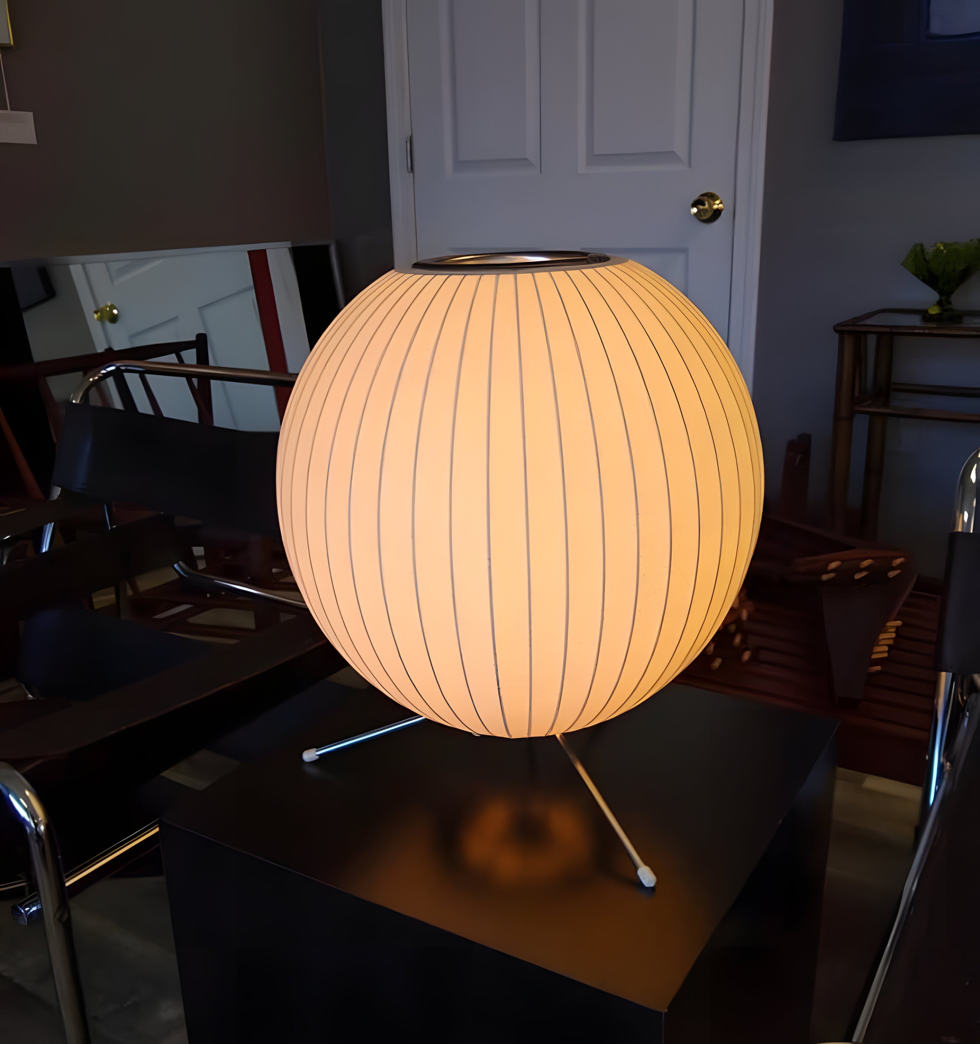 Nelson Tripod Table Lamp - NexioPick