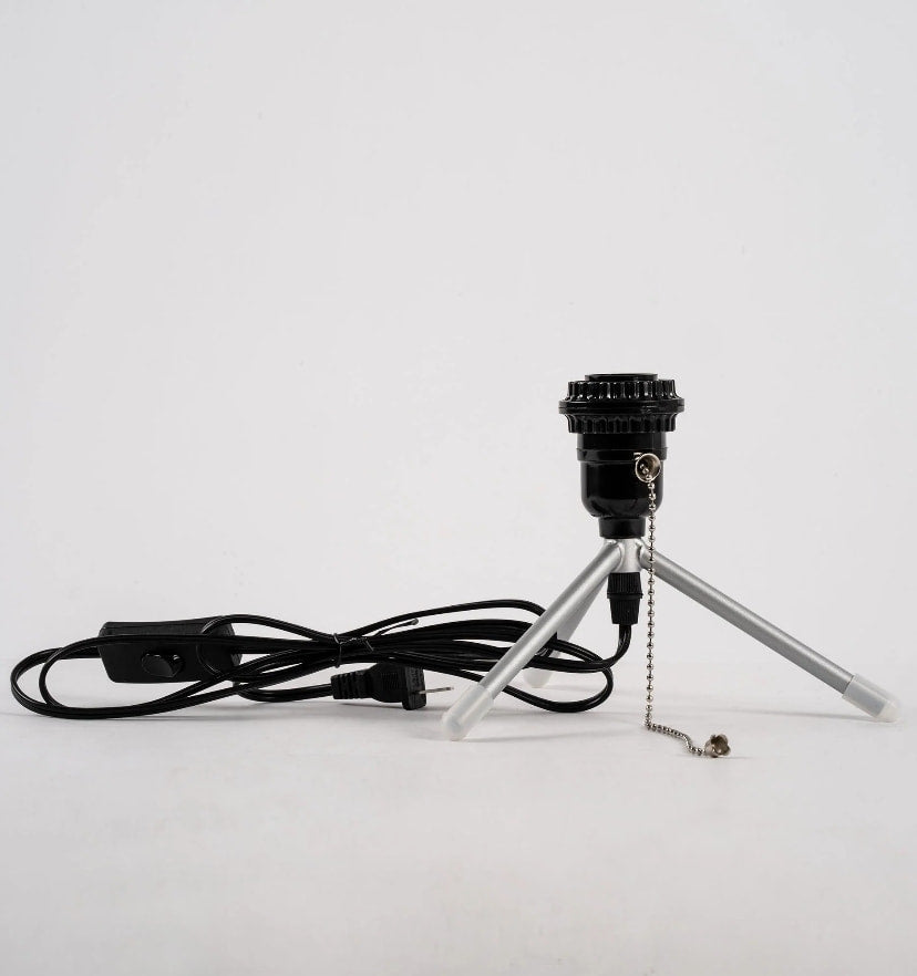 Nelson Tripod Table Lamp - NexioPick