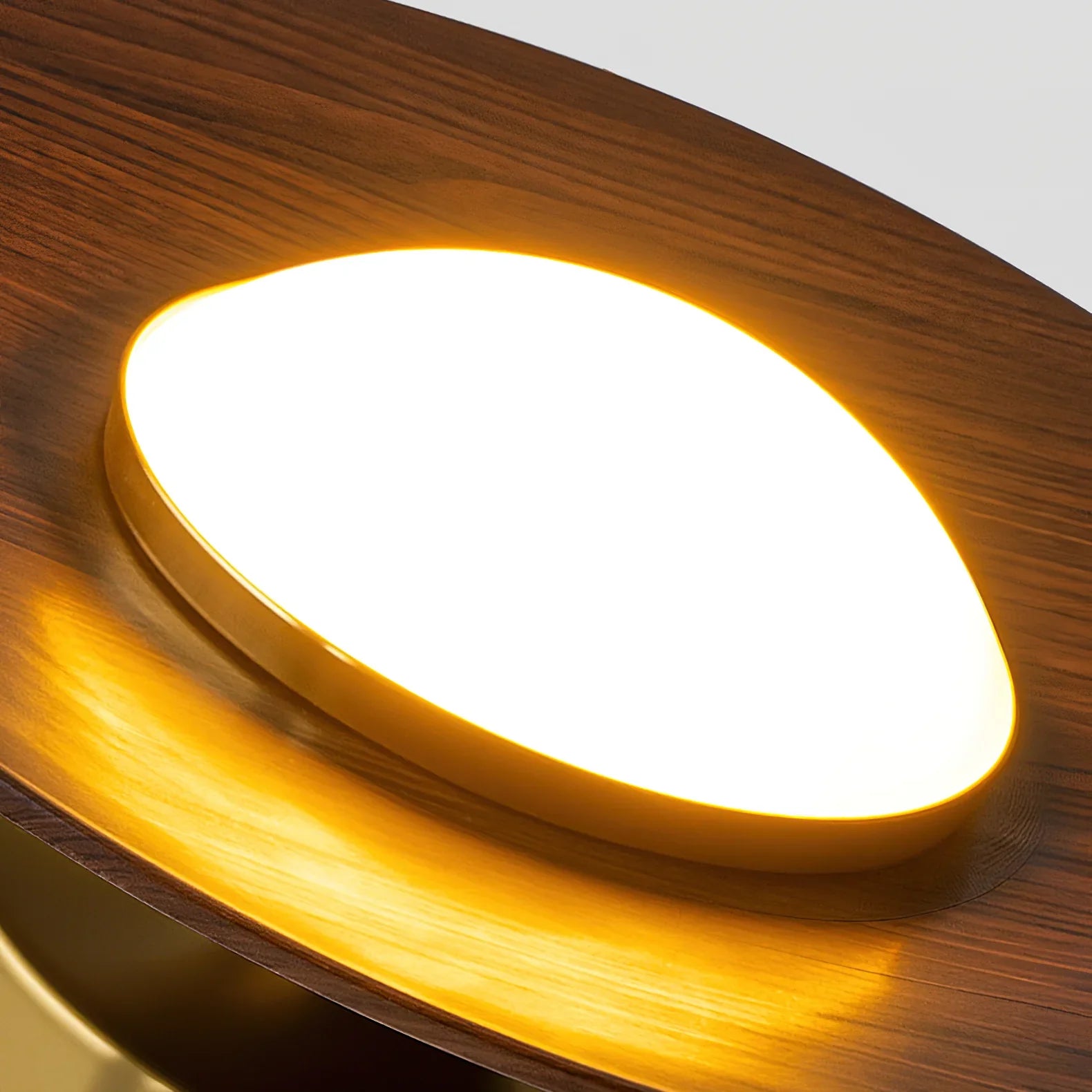 Olav Ceiling Lamp - NexioPick