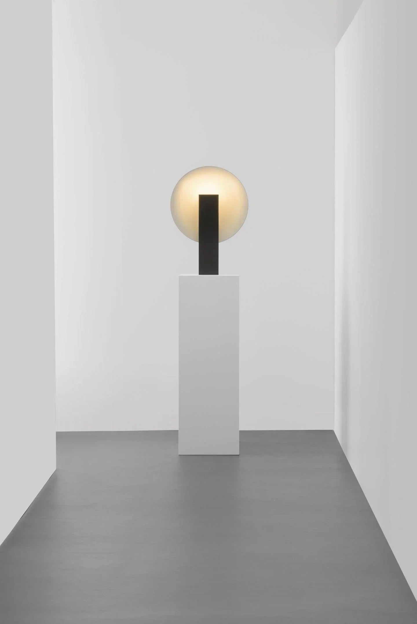 Orbe Table Lamp - NexioPick