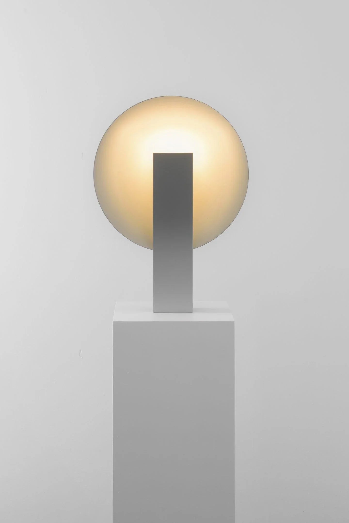 Orbe Table Lamp - NexioPick