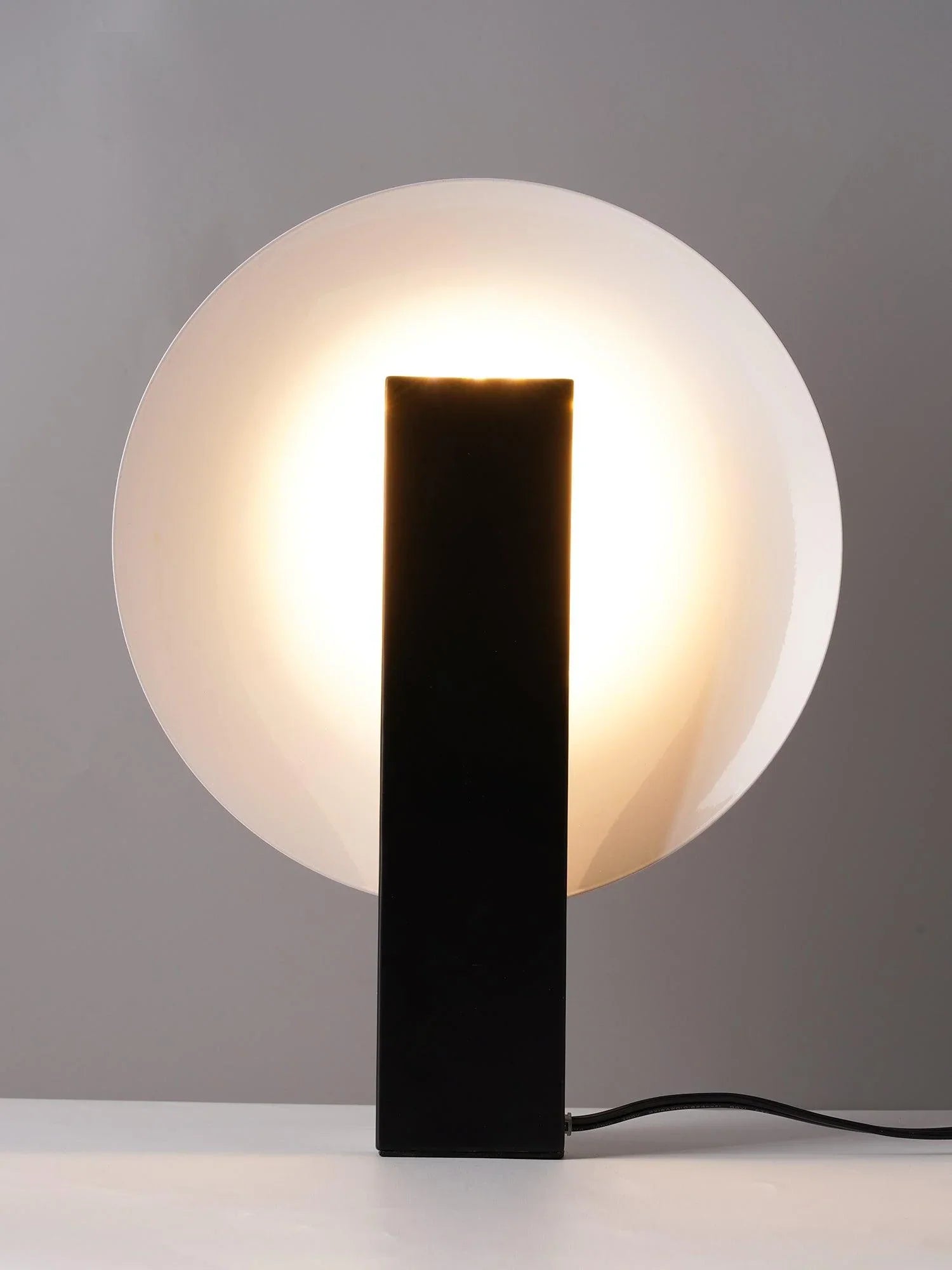 Orbe Table Lamp - NexioPick