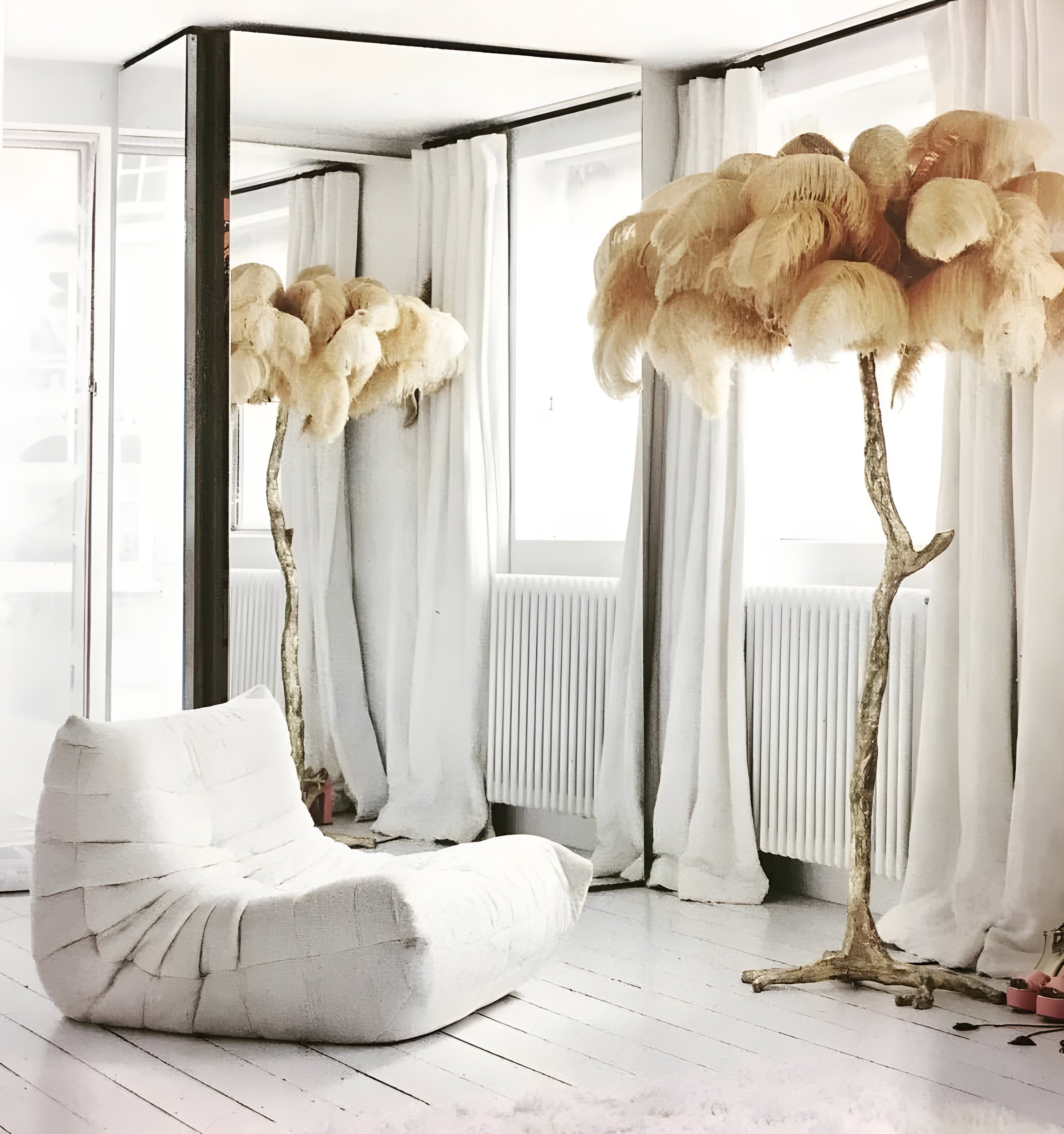 Ostrich Feather Brass Floor Lamp - NexioPick