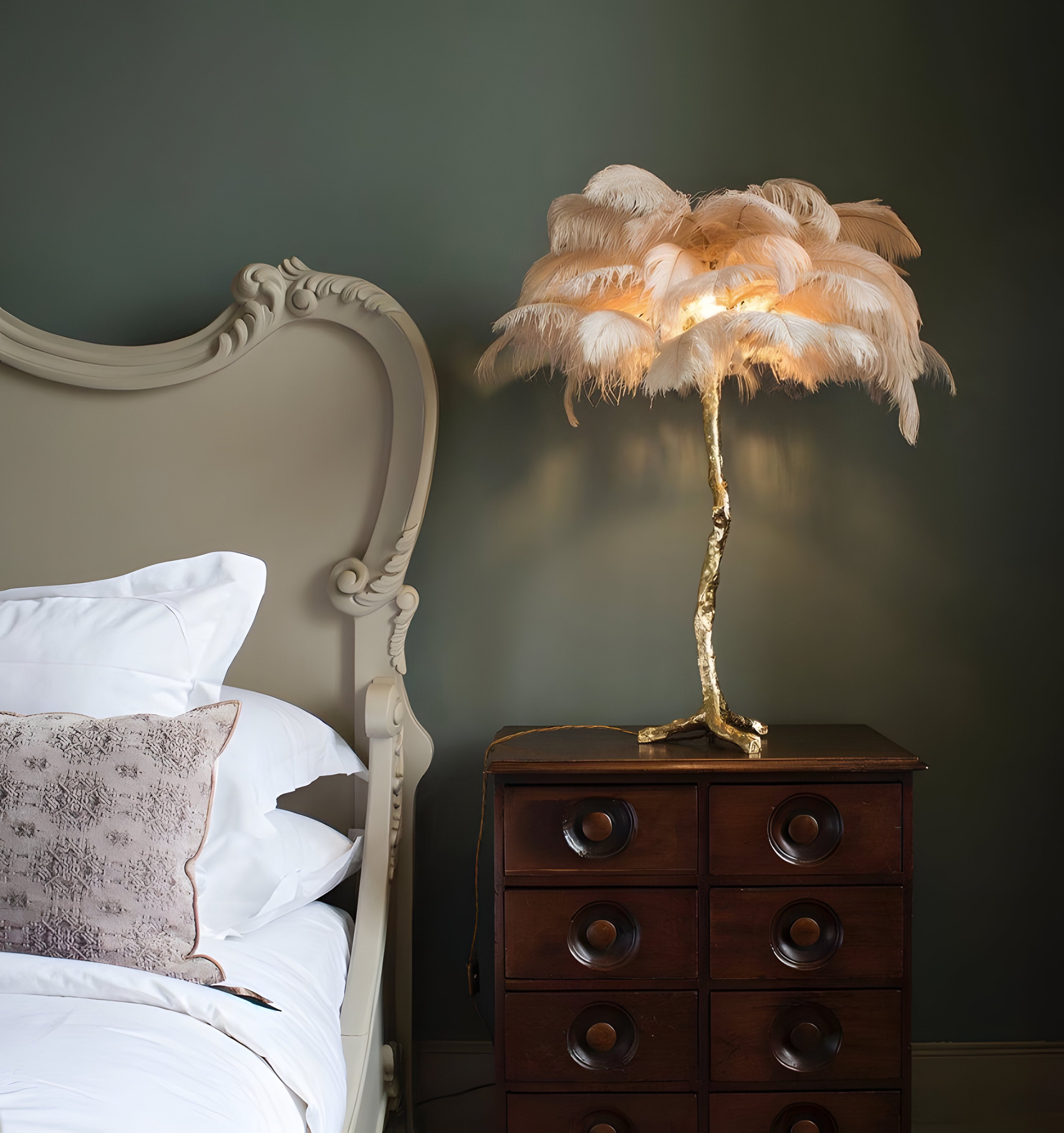 Ostrich Feather Table Lamp - NexioPick