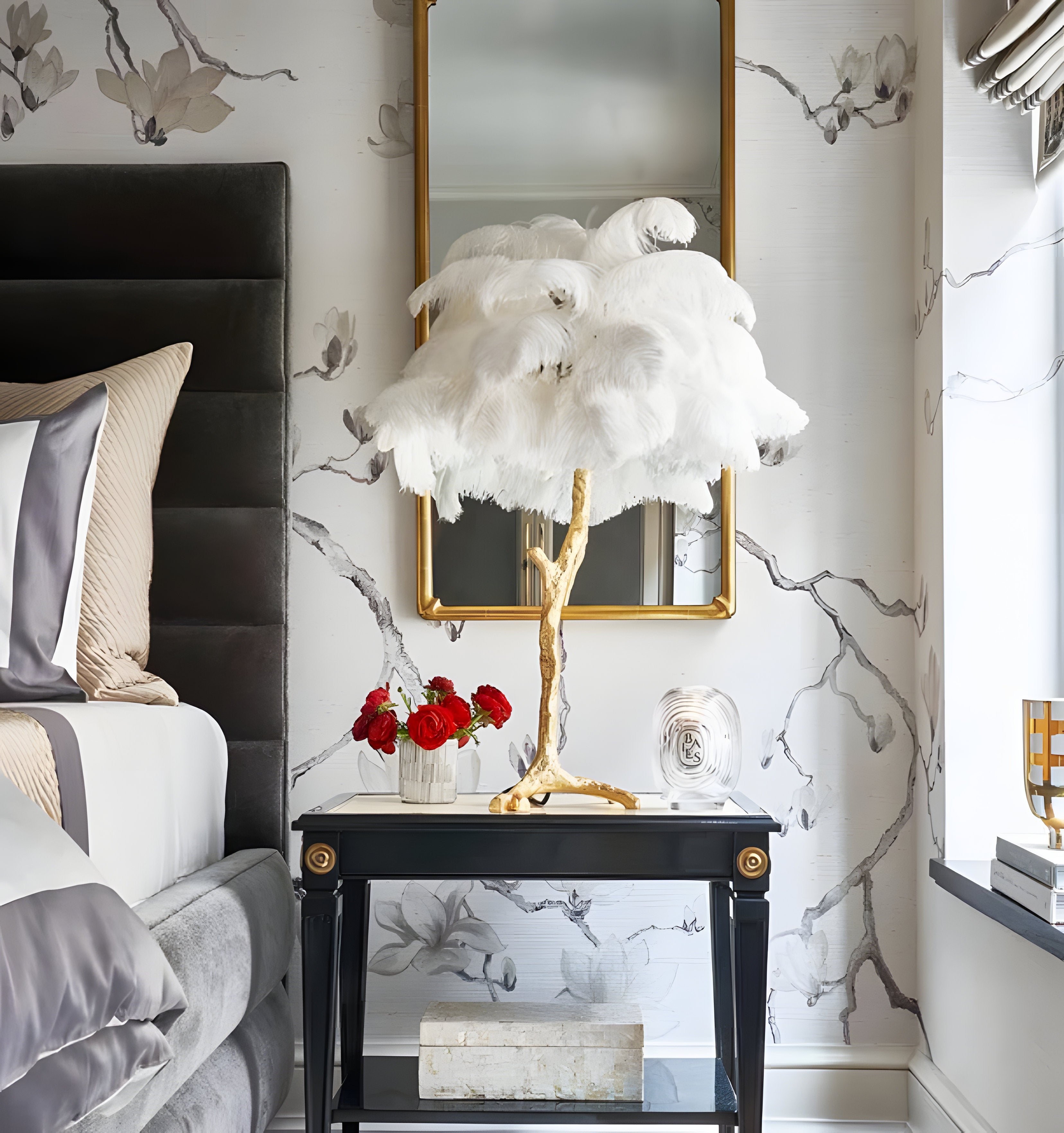 Ostrich Feather Table Lamp - NexioPick