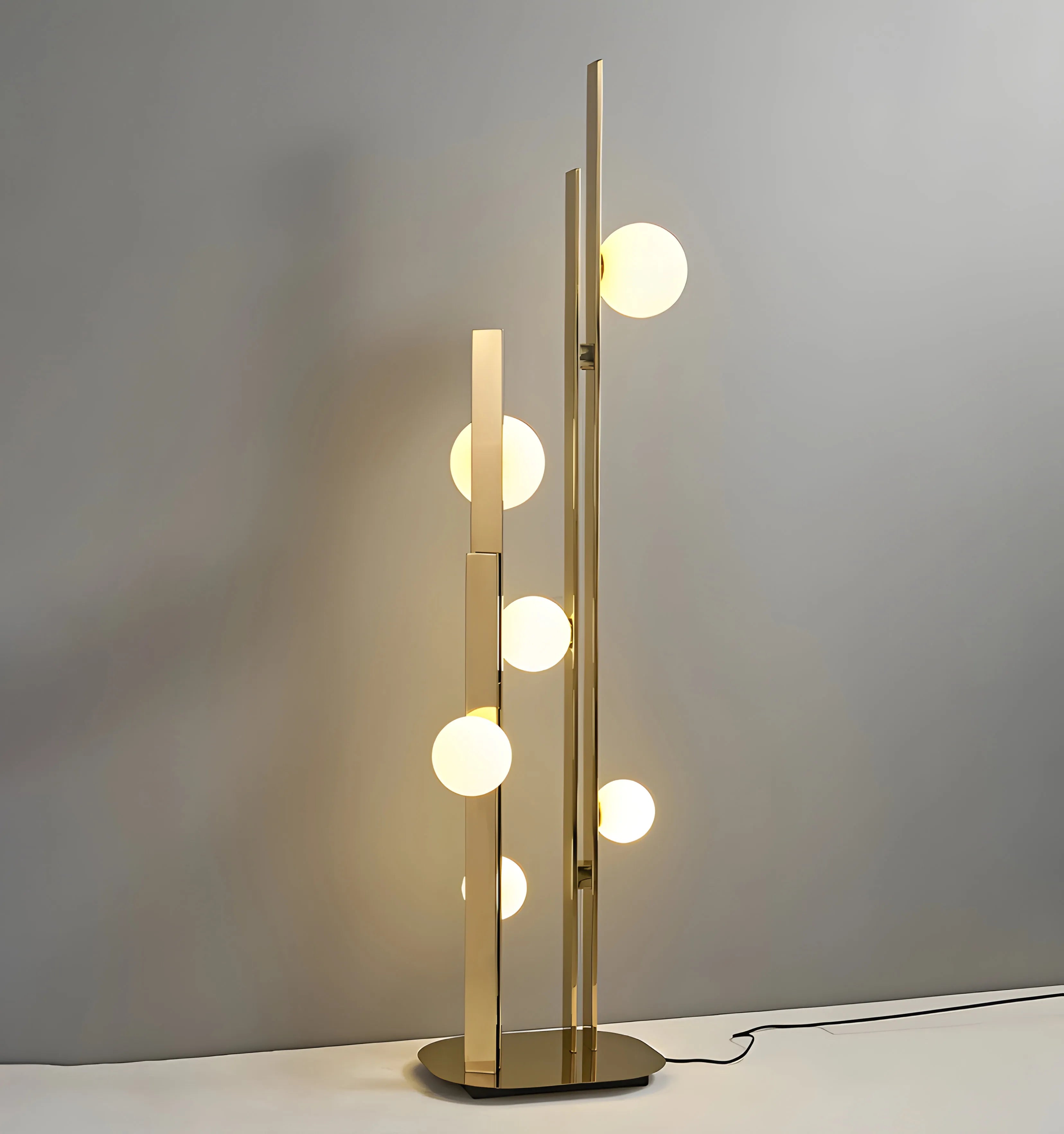Pascal Floor Lamp - NexioPick