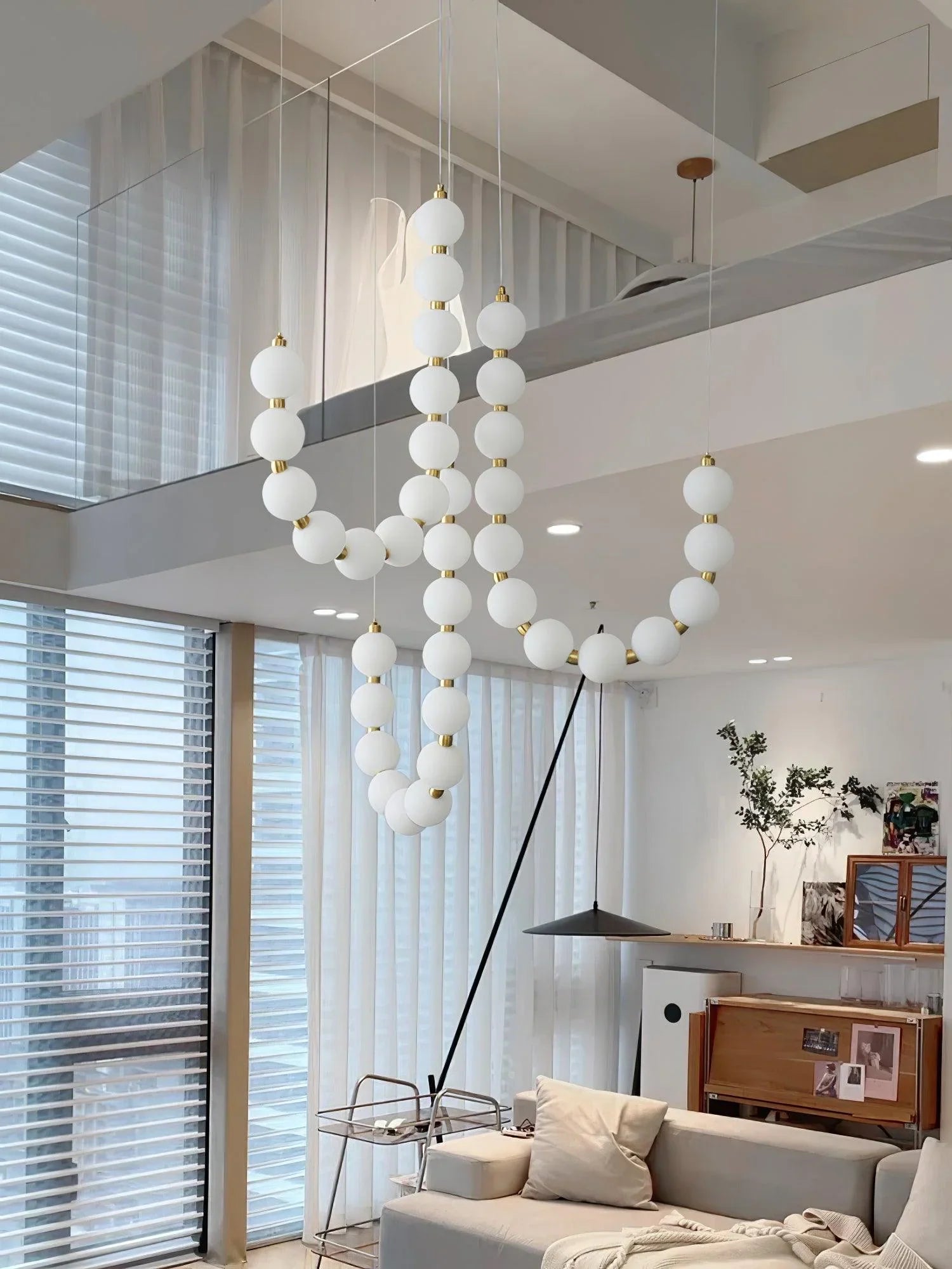 Pearl Necklace Chandelier - NexioPick