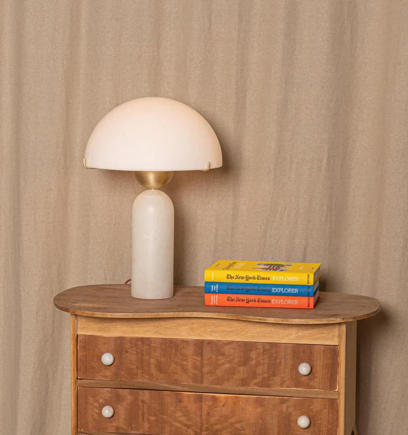 Peono Alabaster Table Lamp - NexioPick
