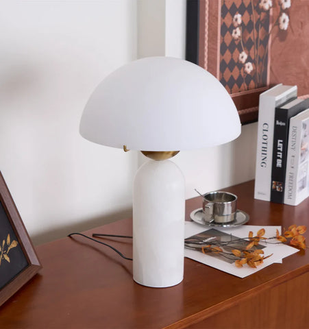Peono Alabaster Table Lamp - NexioPick