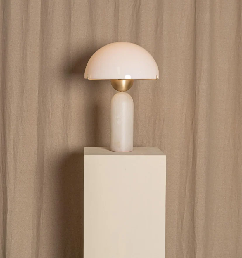 Peono Alabaster Table Lamp - NexioPick