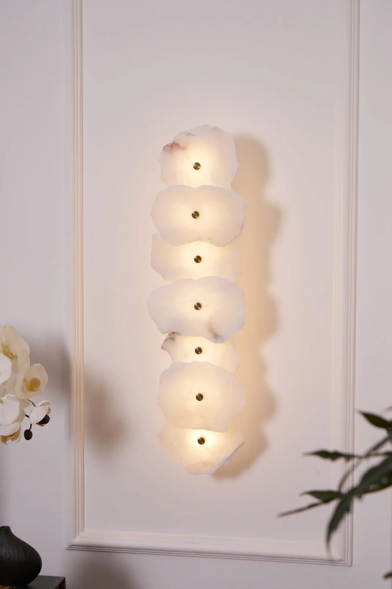 Petra Alabaster Wall Lamp - NexioPick