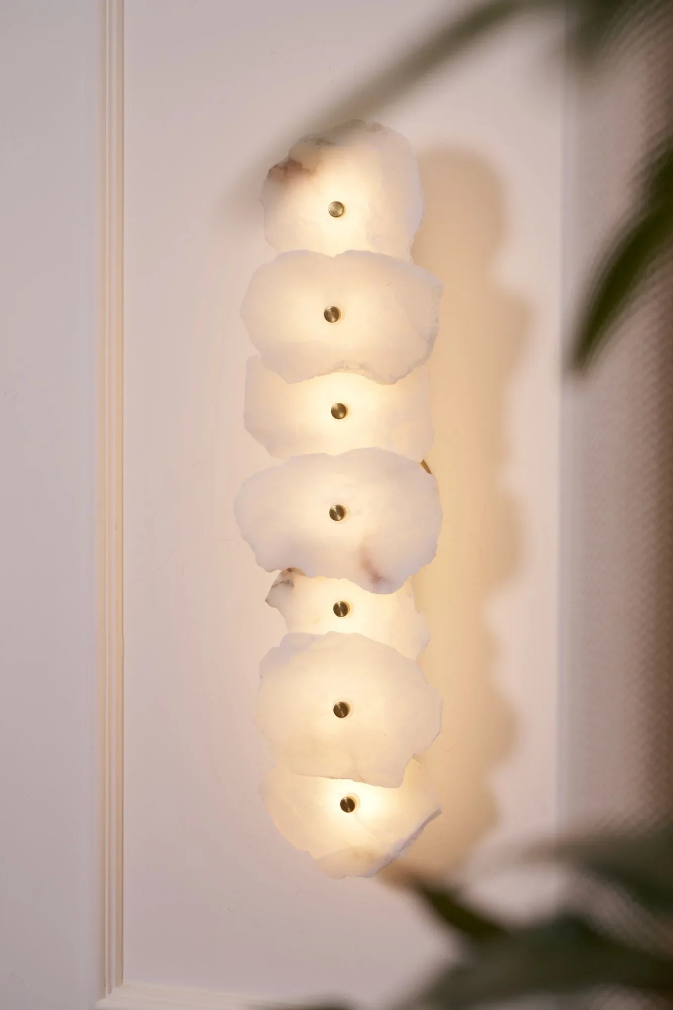 Petra Alabaster Wall Lamp - NexioPick