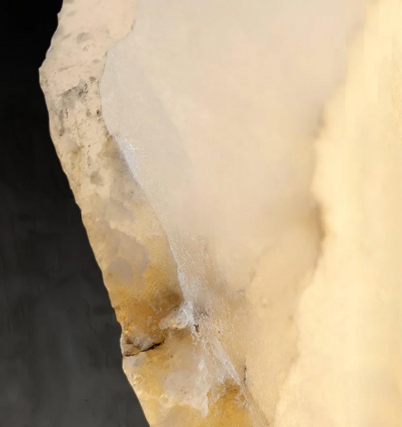 Petra Alabaster Wall Lamp - NexioPick