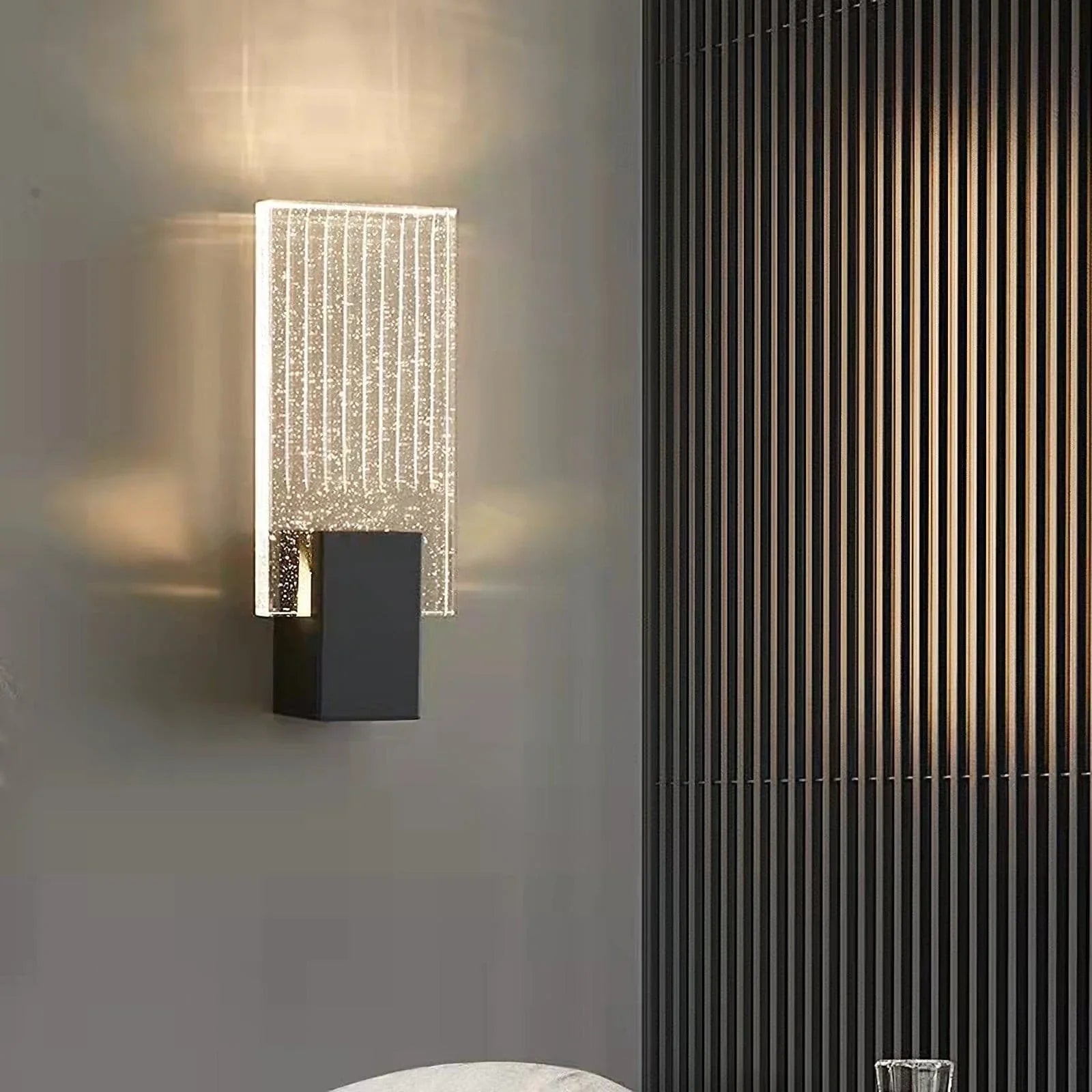 Pleated Crystal Wall Lamp - NexioPick