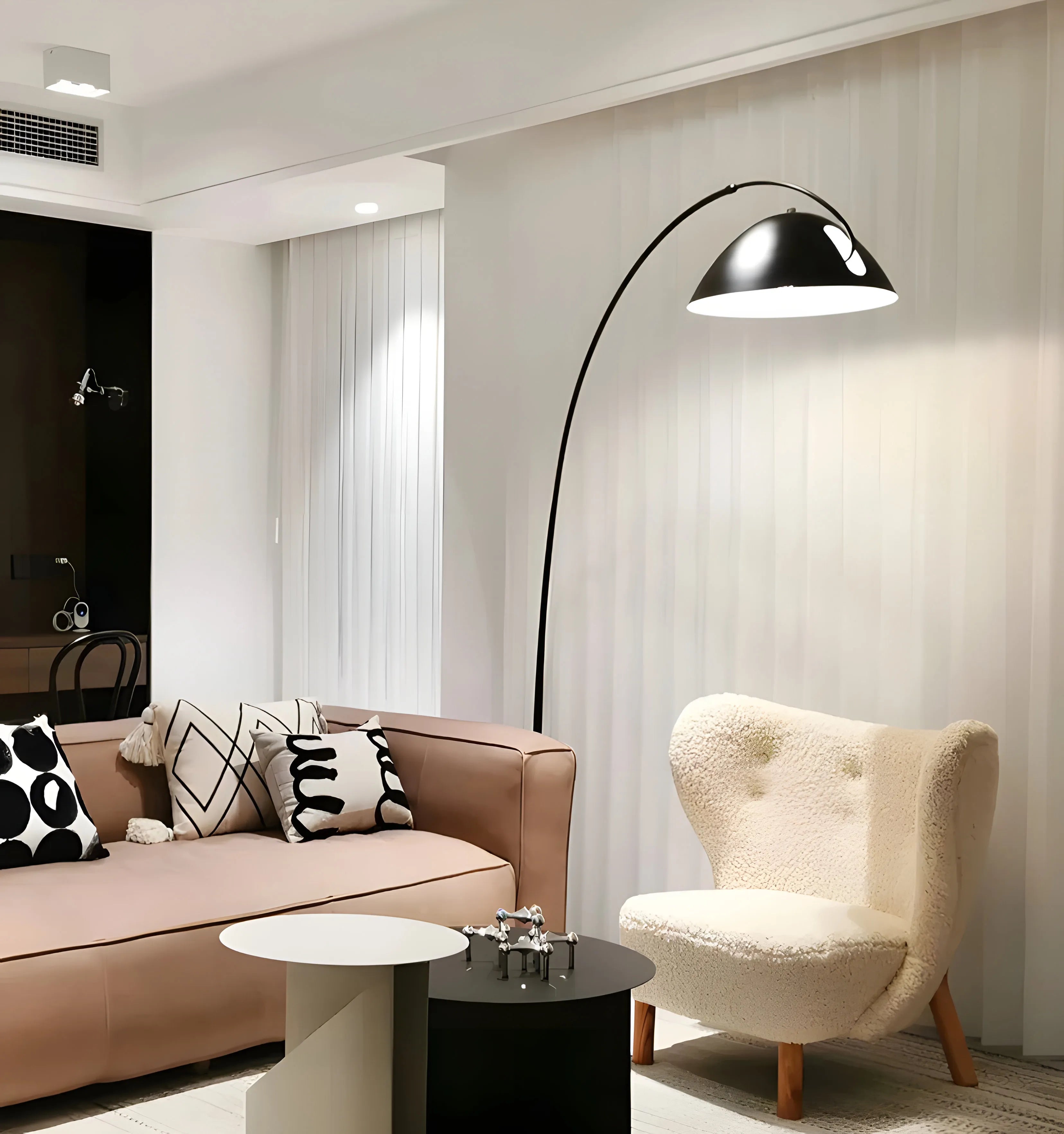 Verse Arc Floor Lamp - NexioPick