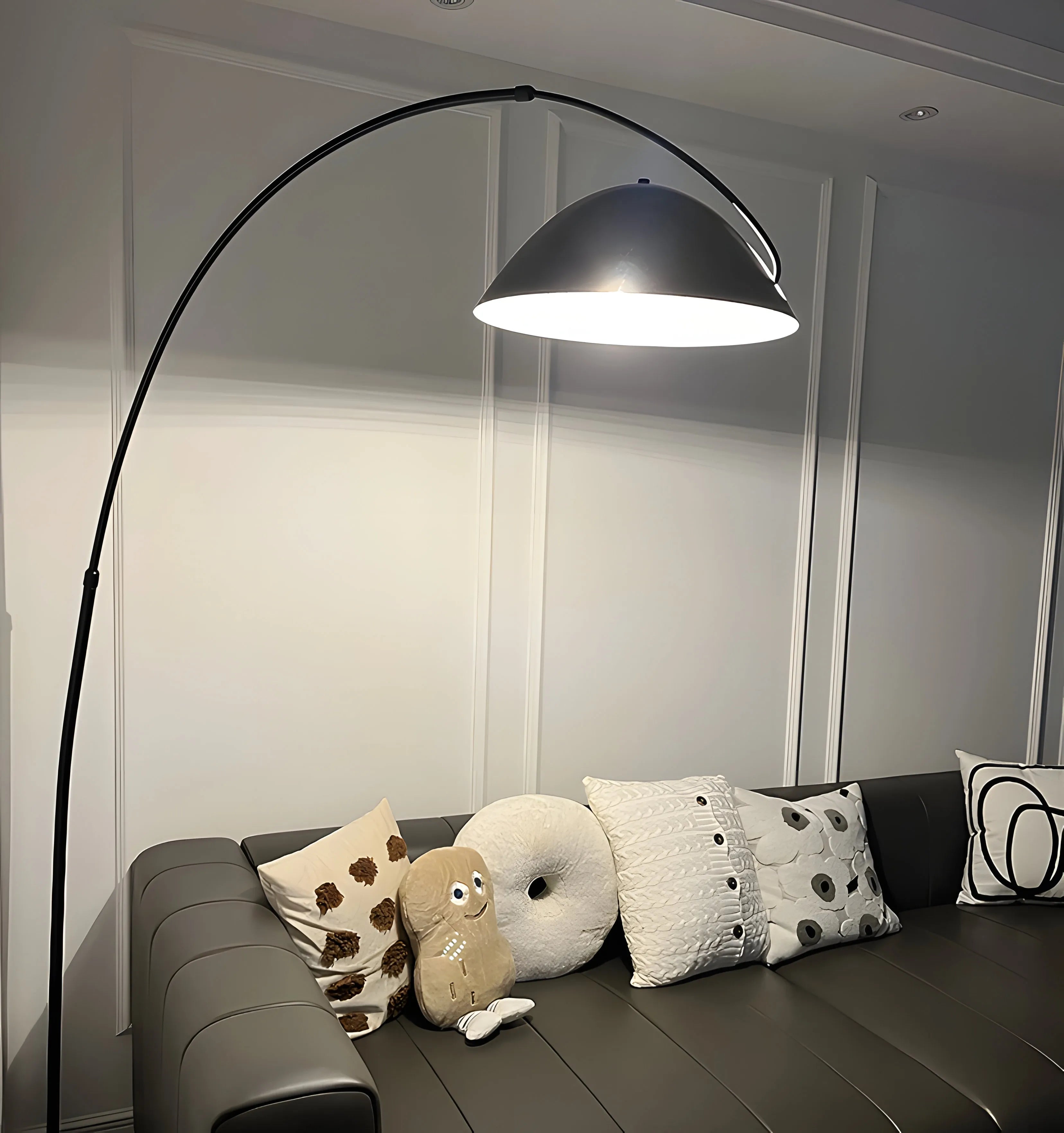Verse Arc Floor Lamp - NexioPick