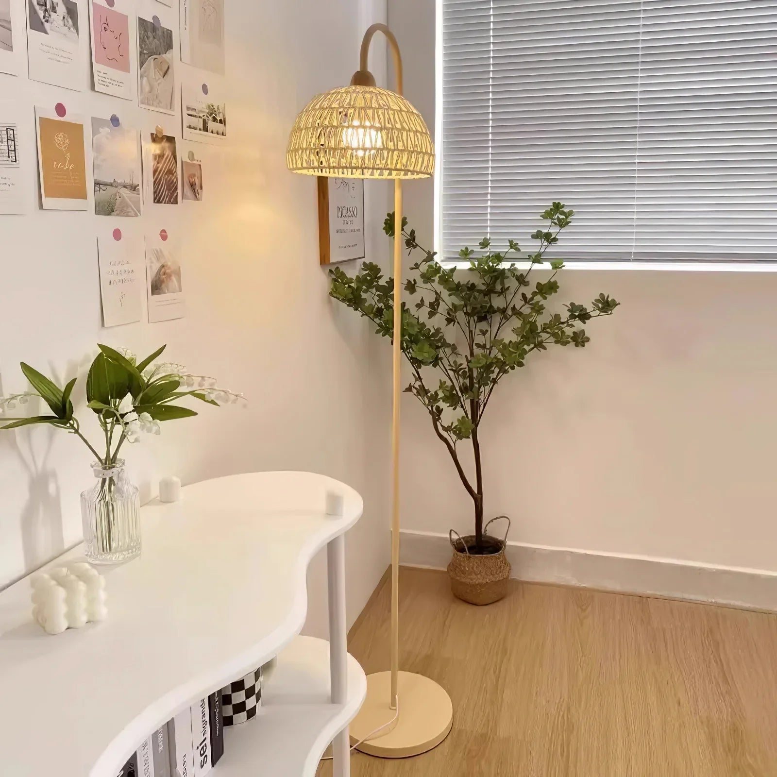 Rattan Arch Floor Lamp - NexioPick