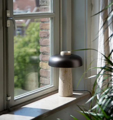 Reverse Table Lamp - NexioPick