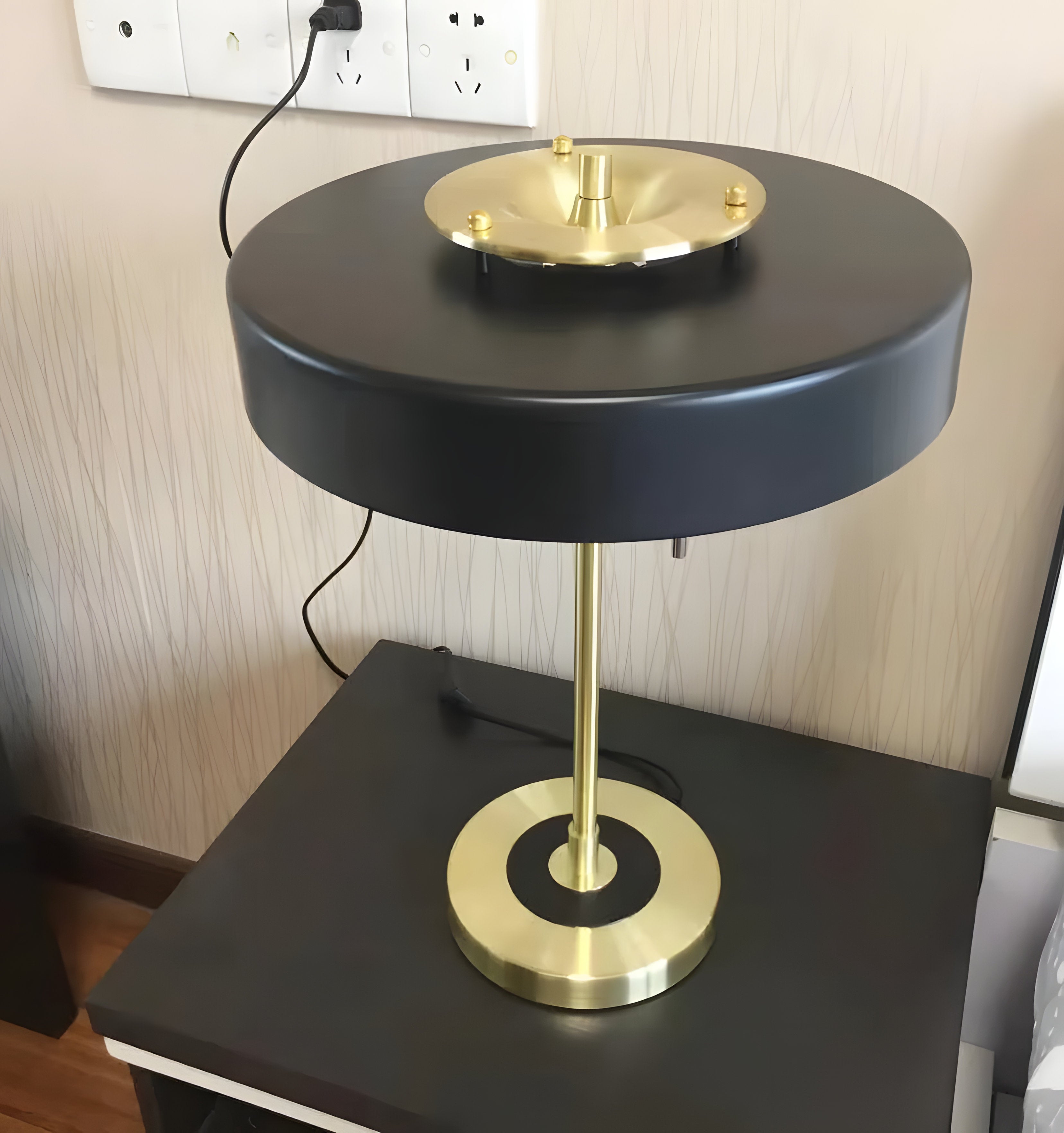 Revolve Table Lamp - NexioPick