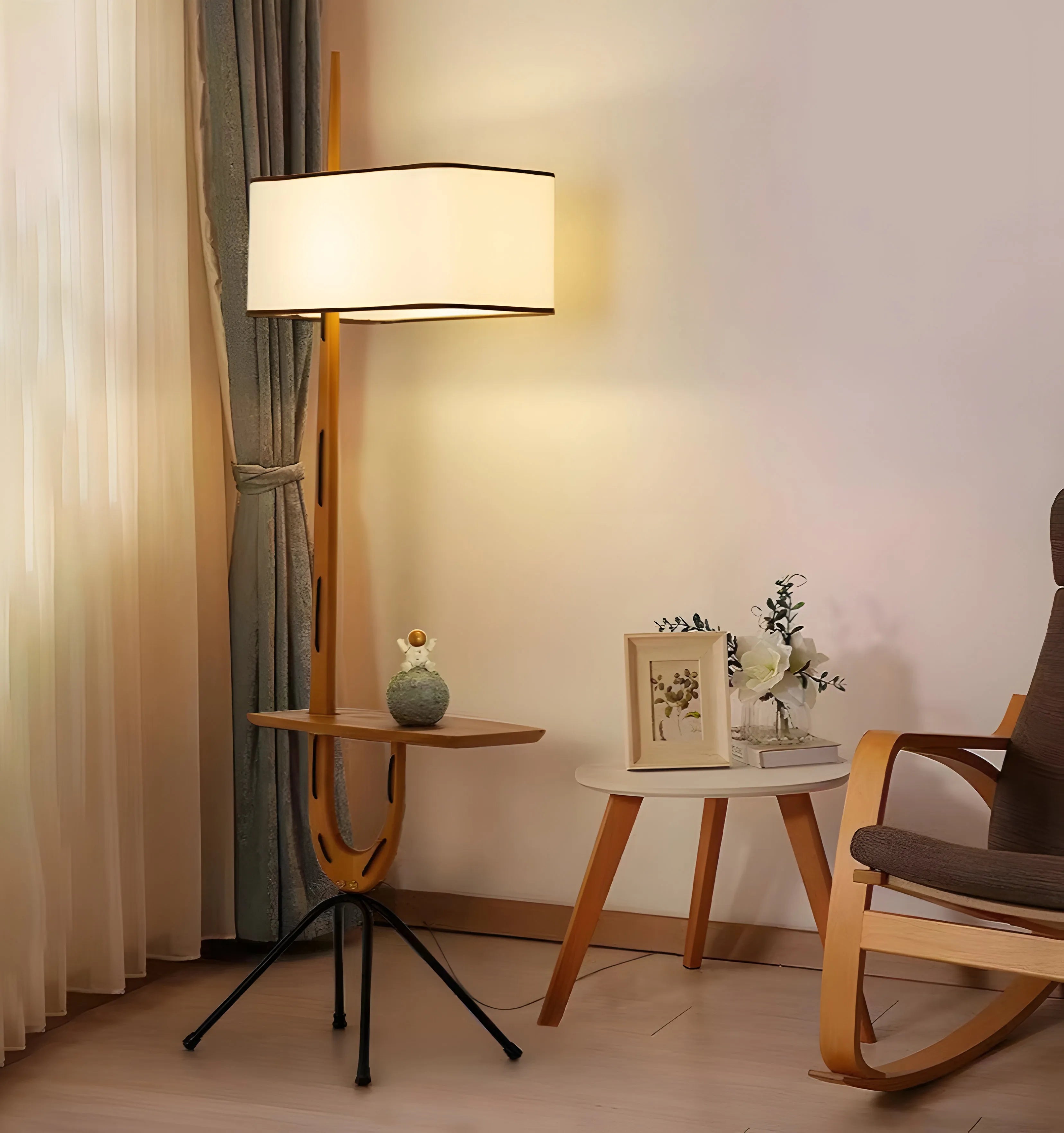 Rispal Giraffe Floor Lamp - NexioPick