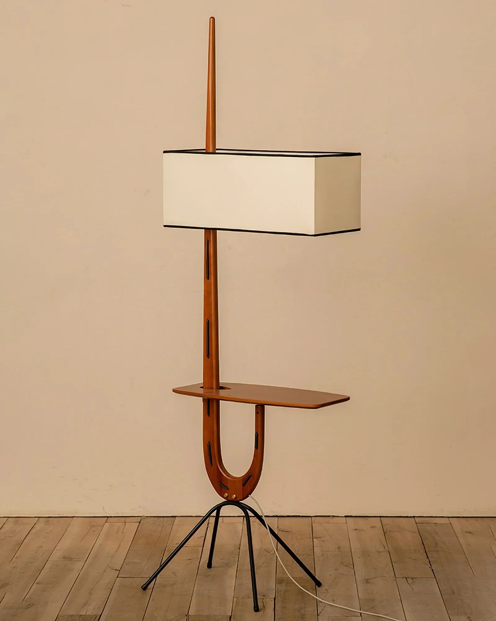 Rispal Giraffe Floor Lamp - NexioPick