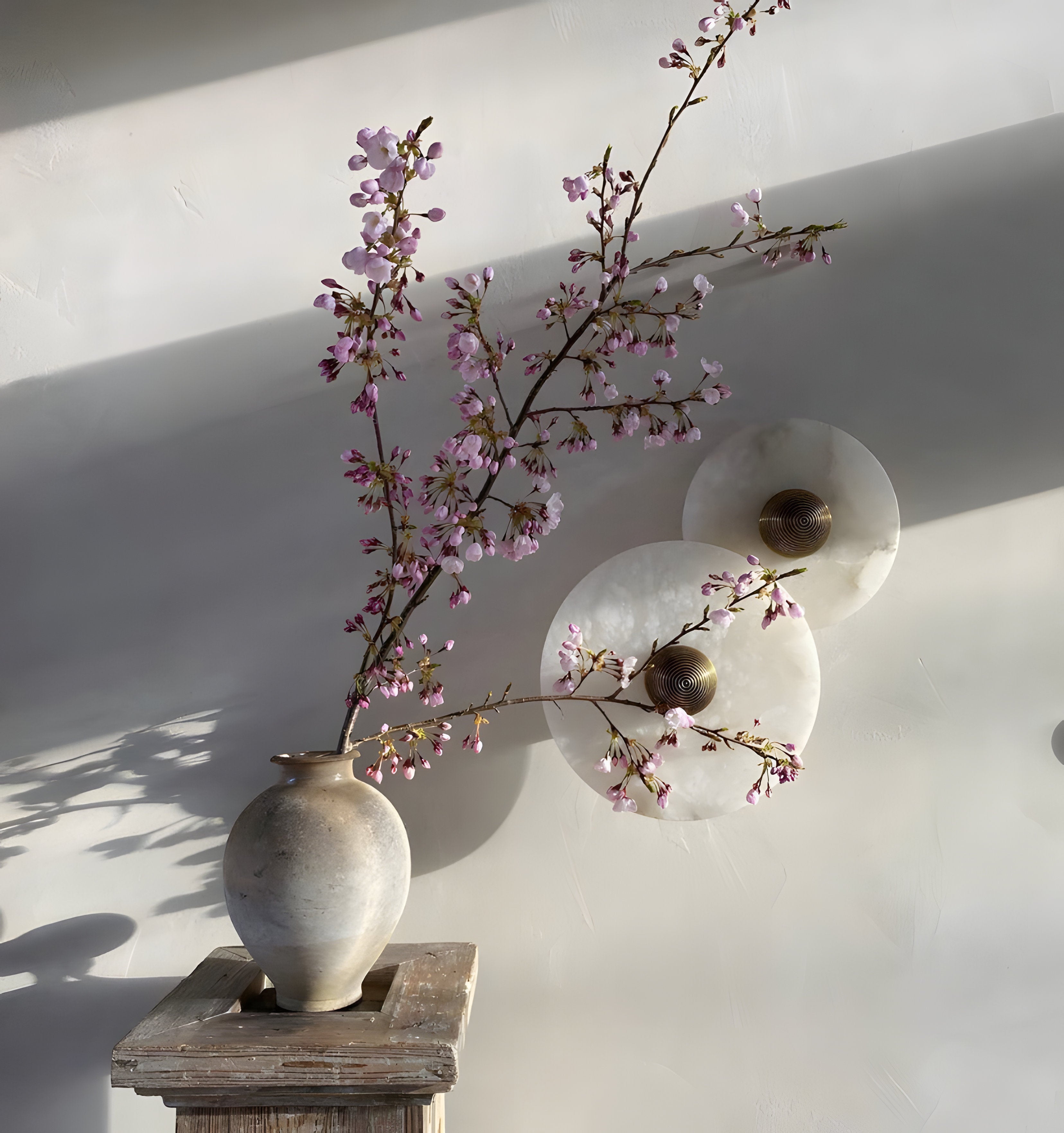 Round Alabaster Wall Lamp - NexioPick