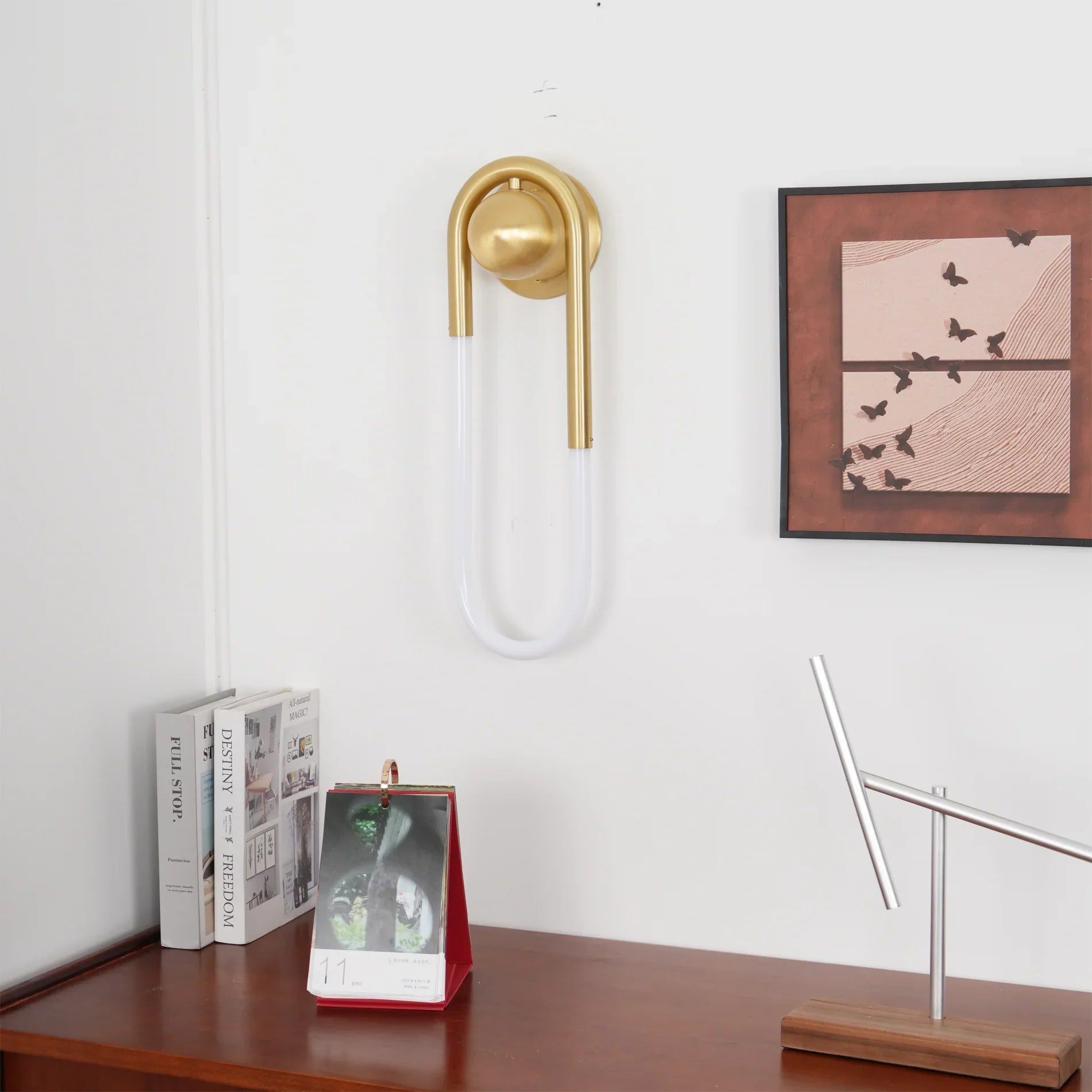 Rudi Loop Wall Lamp - NexioPick