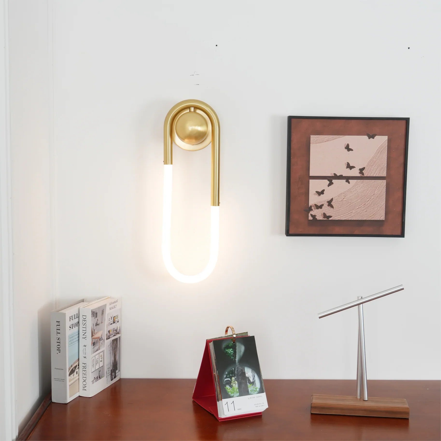 Rudi Loop Wall Lamp - NexioPick