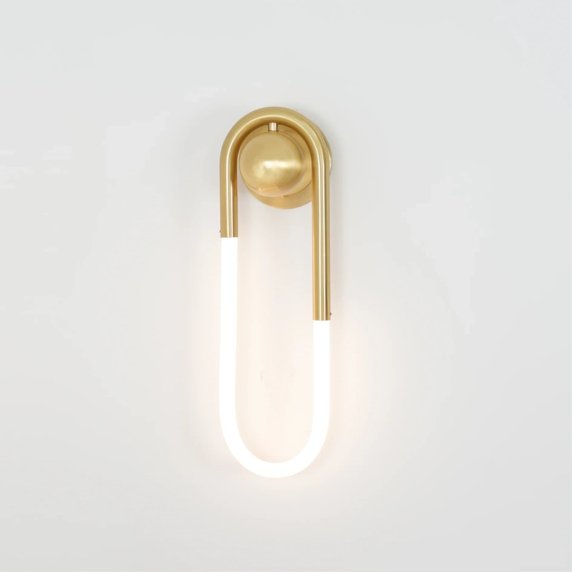 Rudi Loop Wall Lamp - NexioPick
